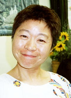 �������q