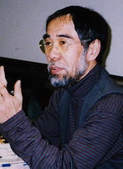 �N�j�͓���